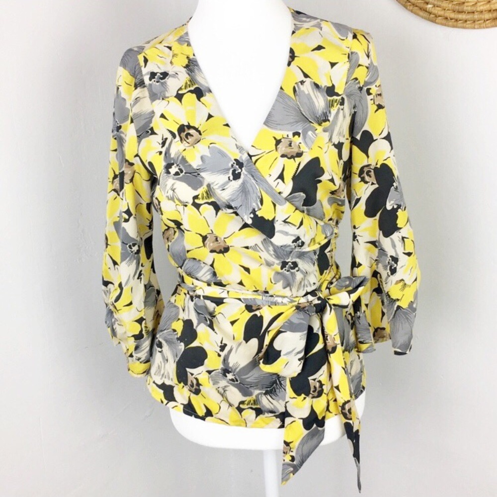 Gorgeous yellow and gray flower wrap shirt